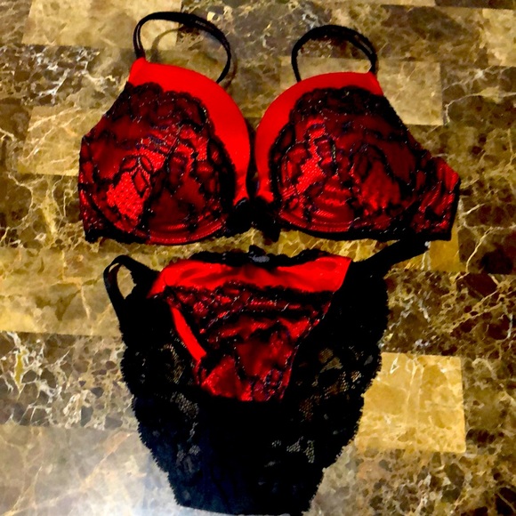 Victoria’s Secret bra and panty set